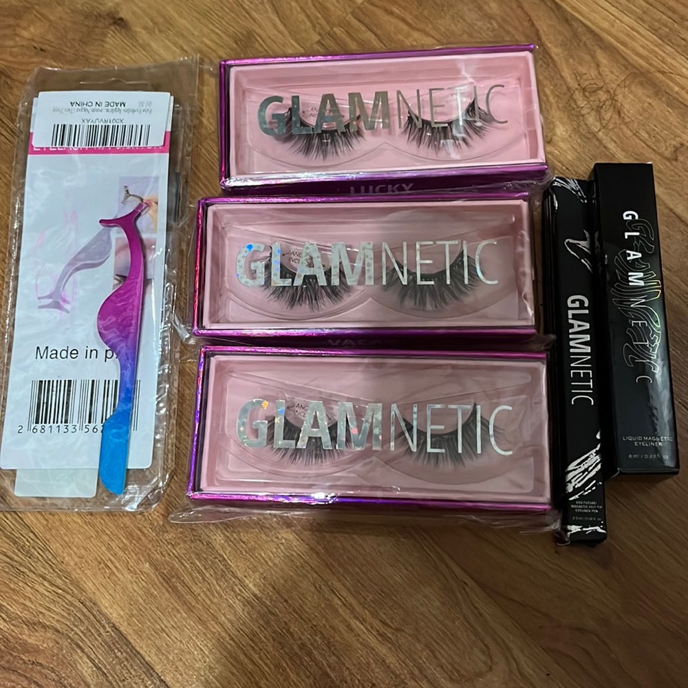 Glamnetic Eyelashes, Eyeliner and Applicator